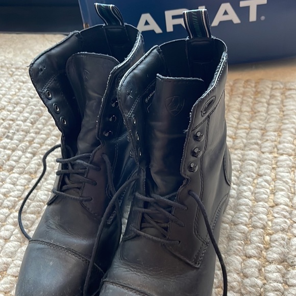 Ariat riding boots 7.5 - Picture 10 of 11